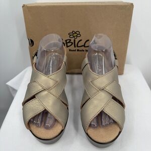 Sbicca‎ Daytona Wedge Sandals Womens 10 Metallic Gold Leather Sling Back Strappy